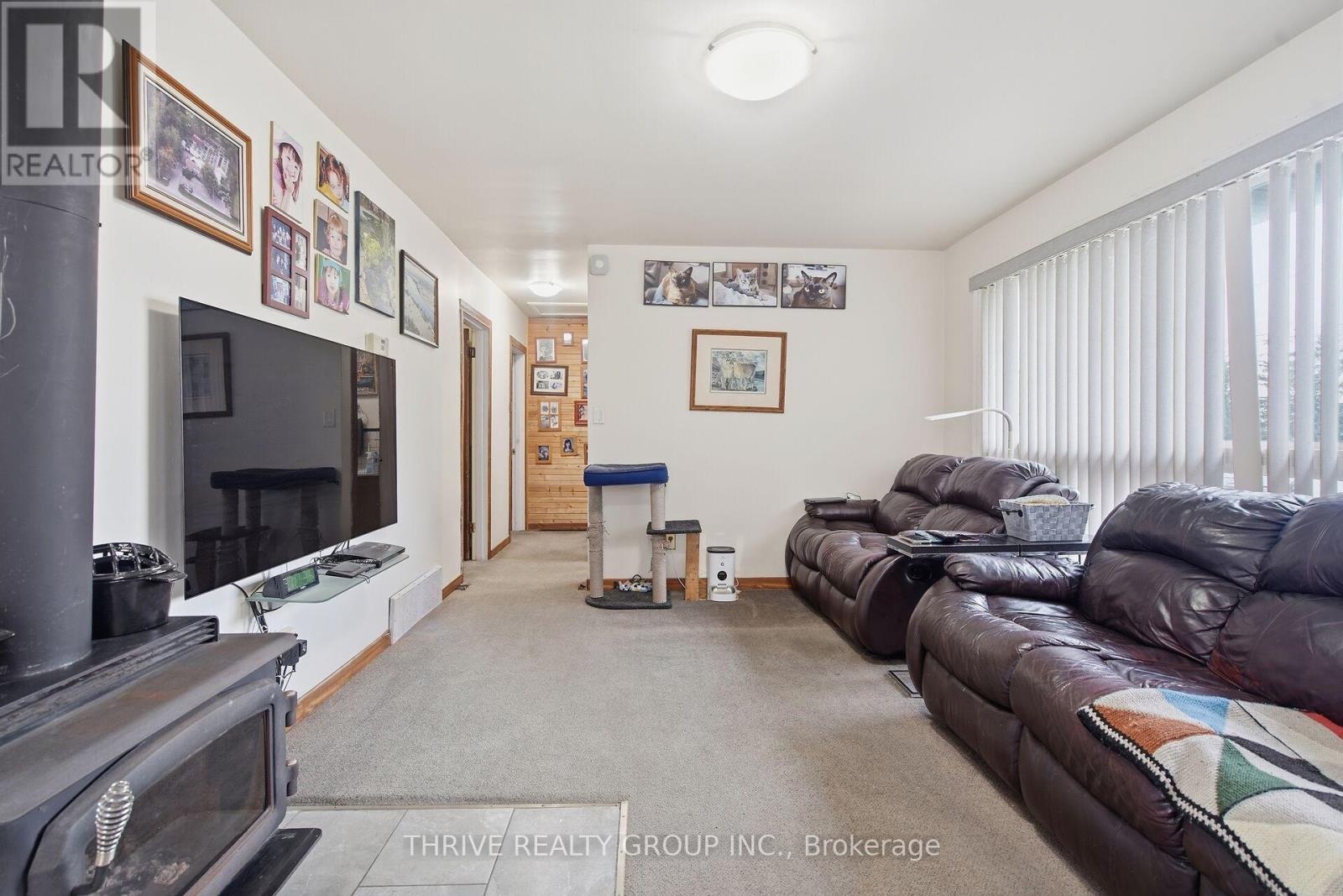 22049 Hyde Park Road Property Photo 43