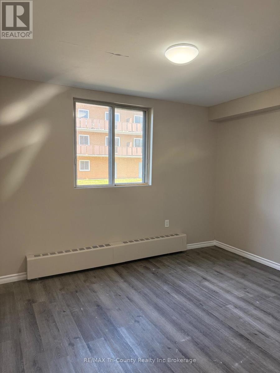 105 - 191 Lisgar Avenue Property Photo 7