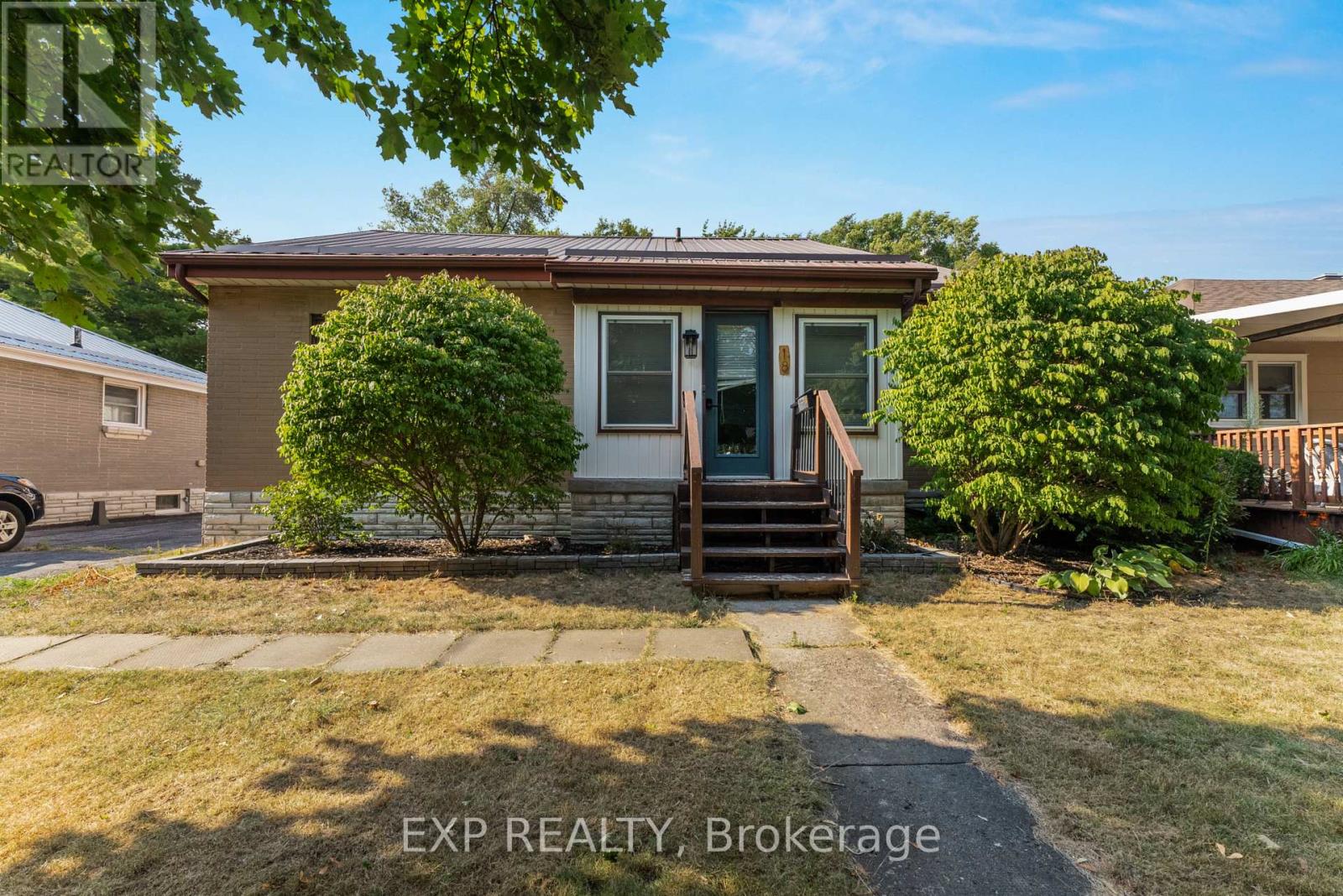 18 MONTGOMERY BOULEVARD Property Photo 1