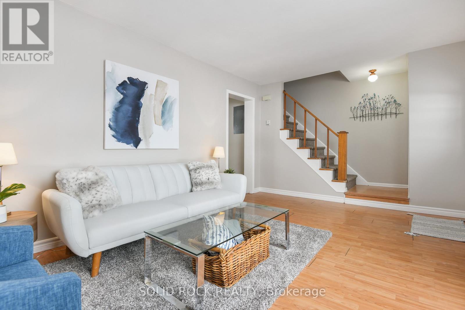 54 / 56 William Street W Property Photo 5