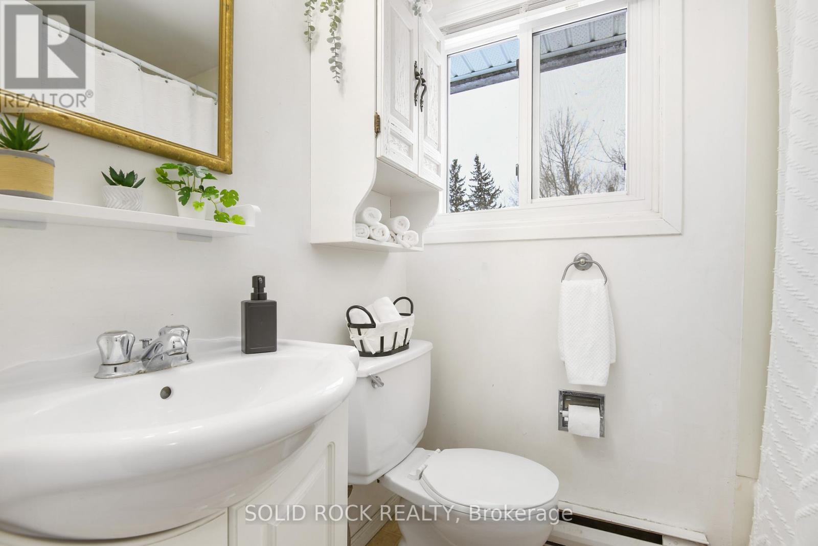 54 / 56 William Street W Property Photo 14