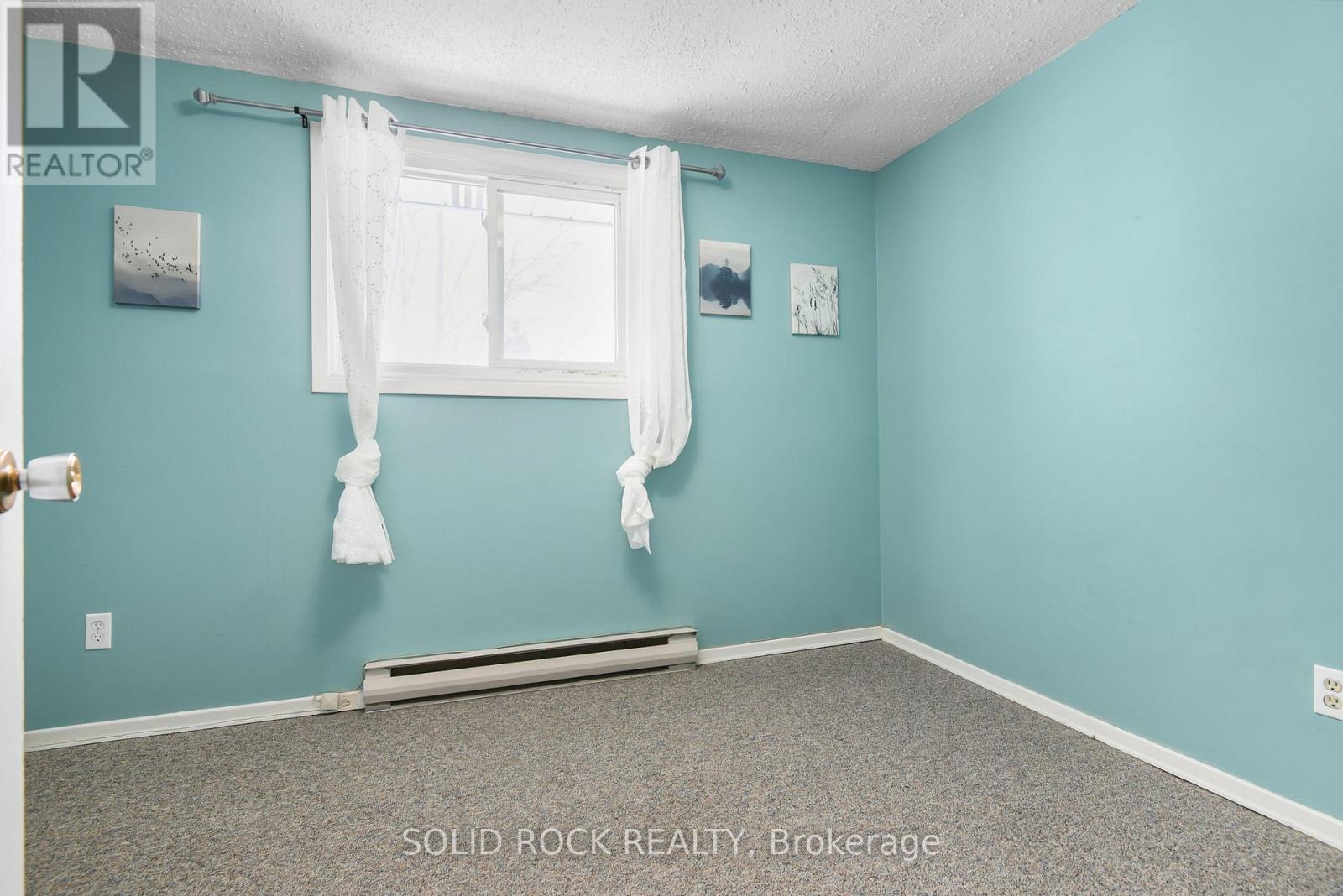 54 / 56 William Street W Property Photo 17