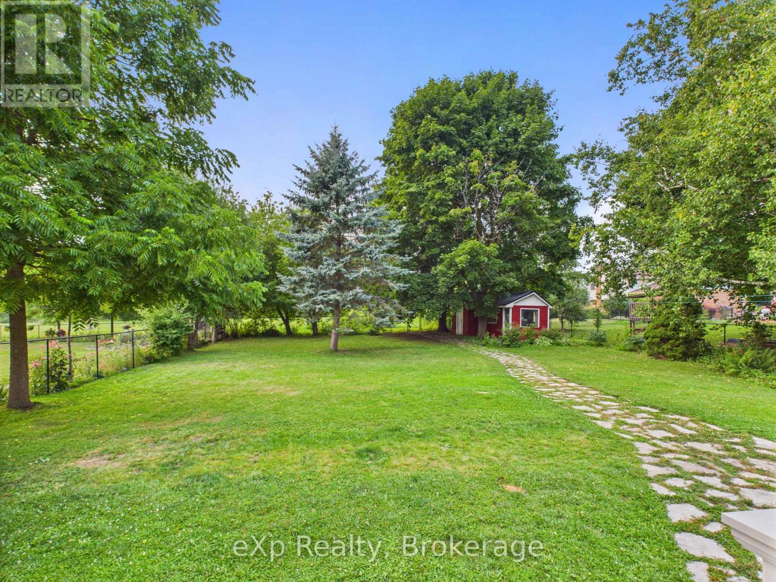 32 Centennial Street Property Photo 17