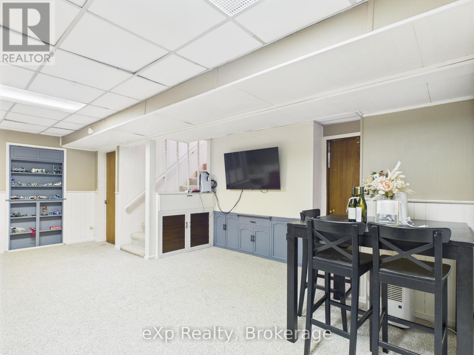 32 Centennial Street Property Photo 21