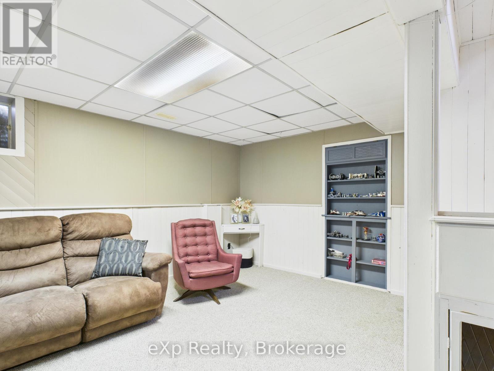 32 Centennial Street Property Photo 22