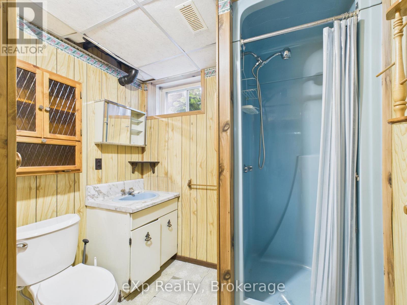 32 Centennial Street Property Photo 25