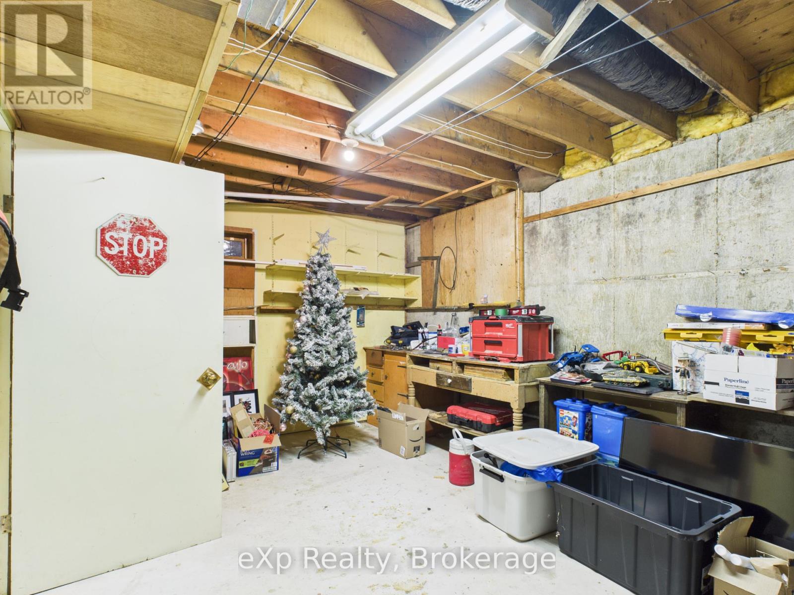 32 Centennial Street Property Photo 27