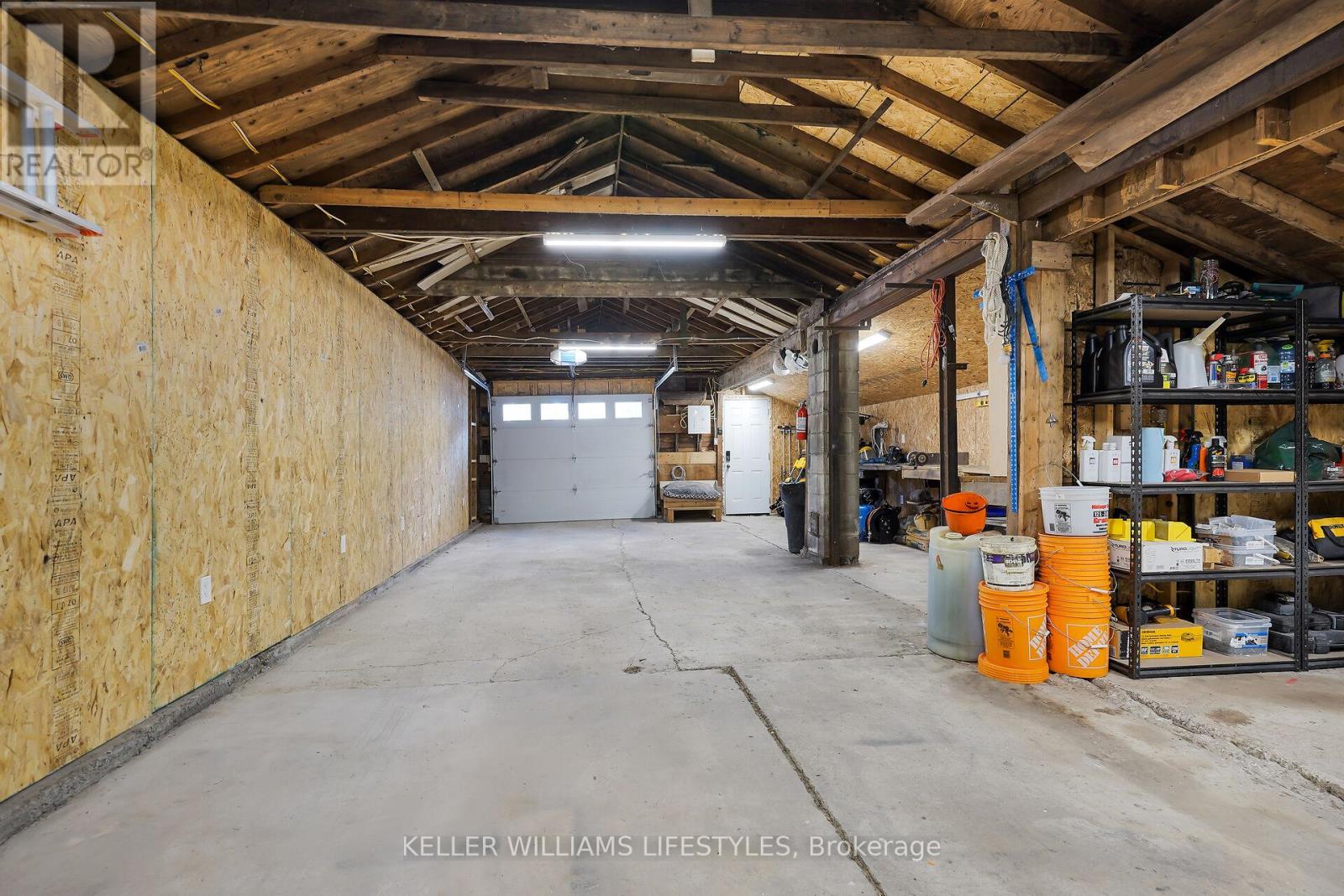 111 Boullee Street Property Photo 31