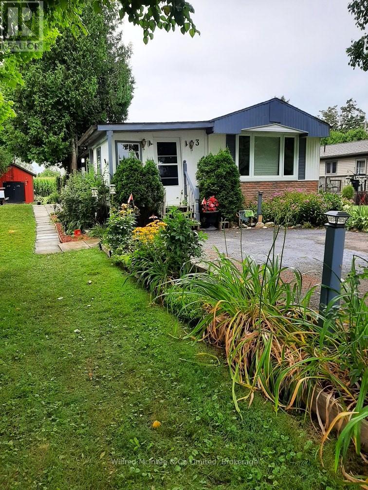 302694 Douglas Street #3 Property Photo 1