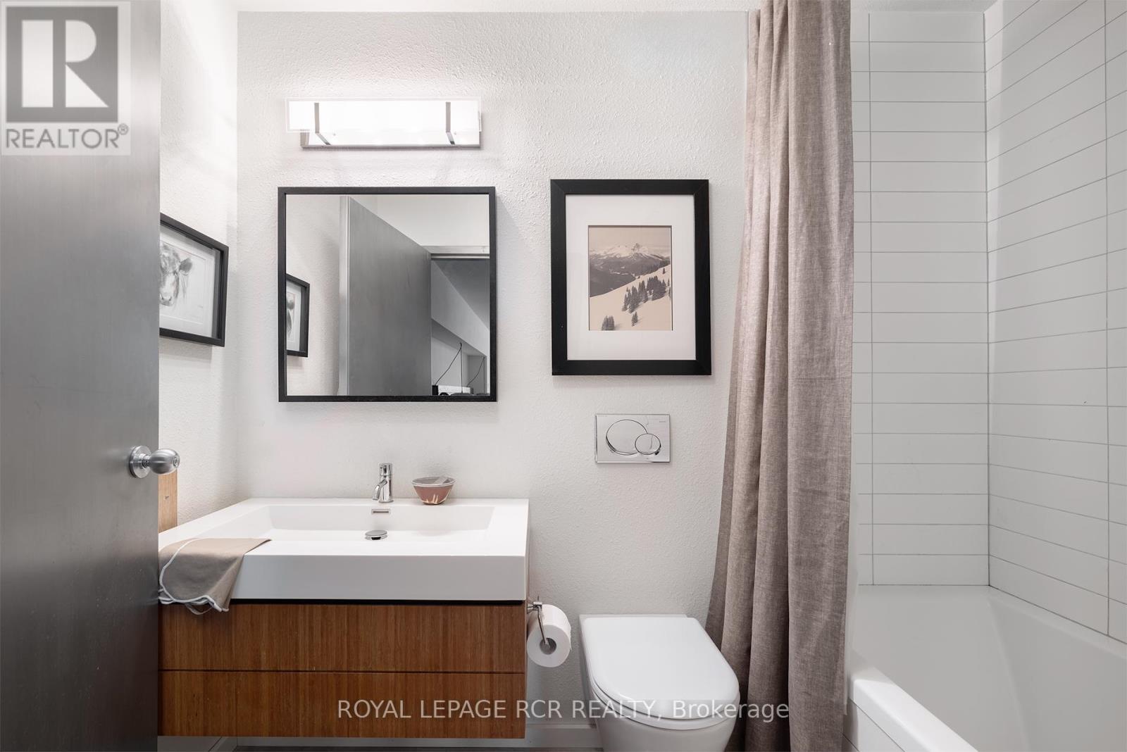 5211 Tenth Line Property Photo 40