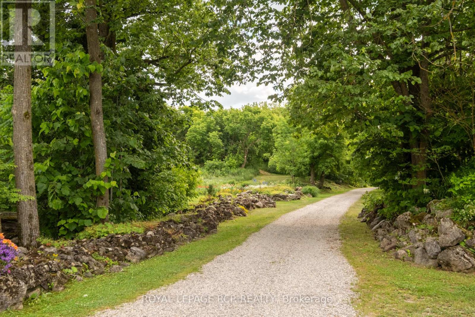 5211 Tenth Line Property Photo 46
