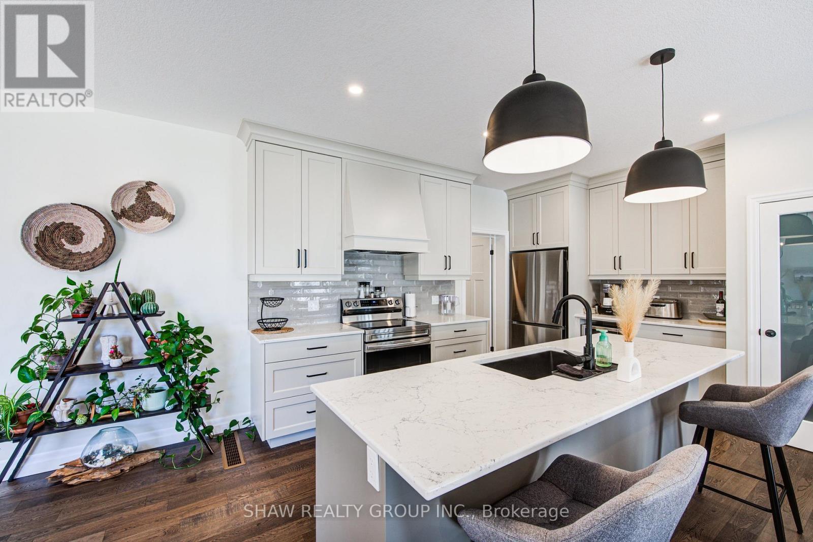 111 Livingston Drive Property Photo 13