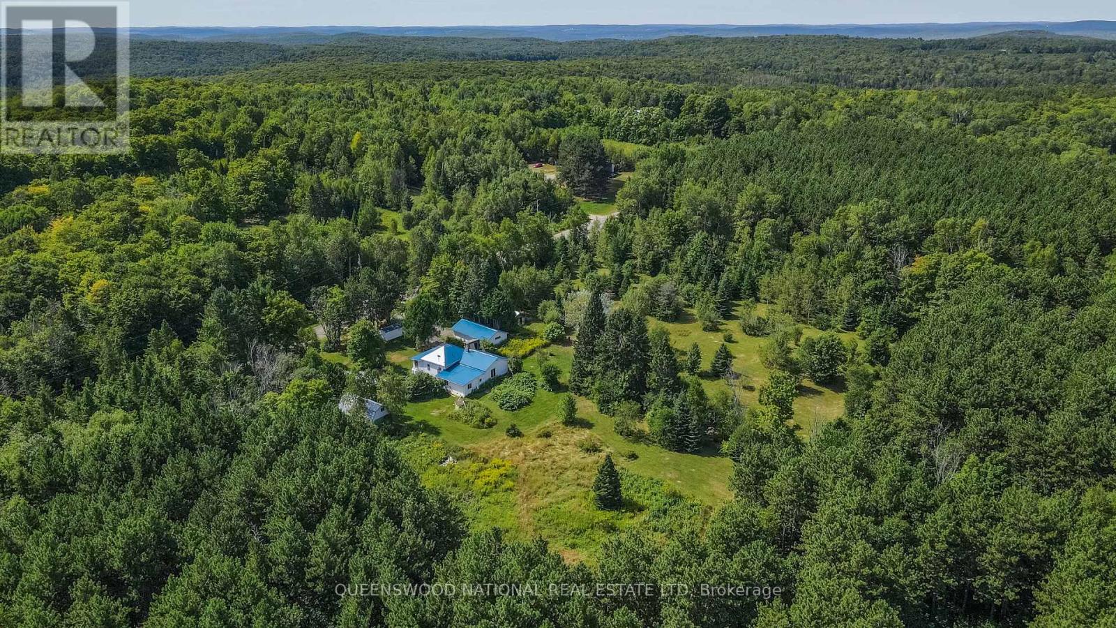 842 Centreview Road Property Photo 1