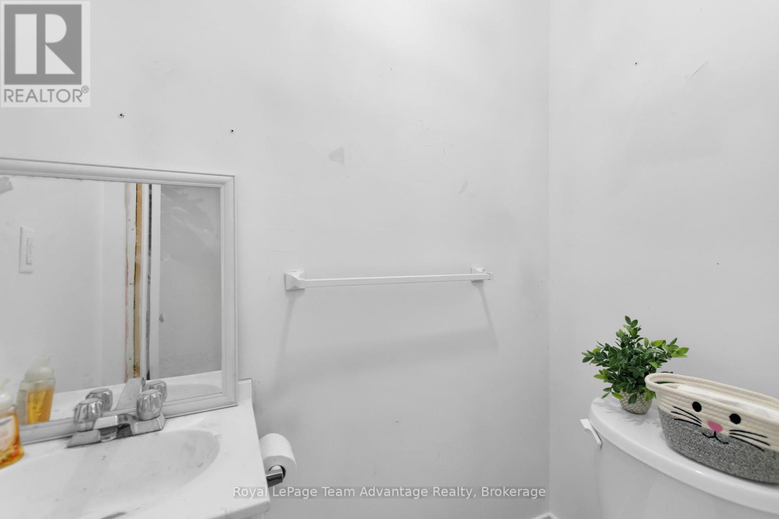 13 Church Street Property Photo 21