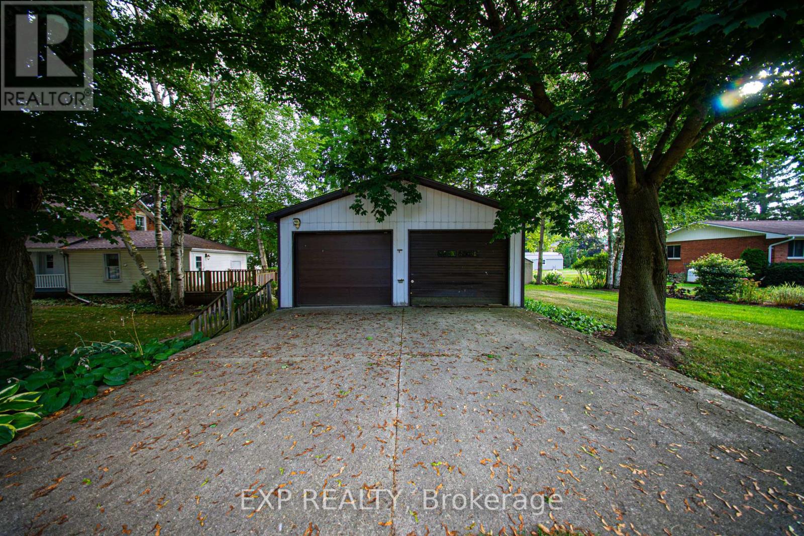 1051 Gibson Street Property Photo 2