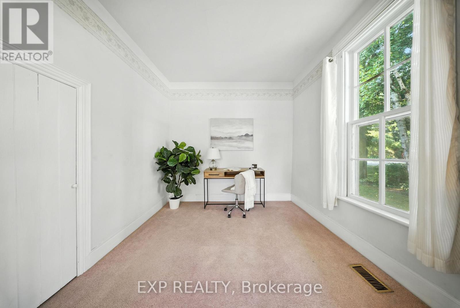 1051 Gibson Street Property Photo 7