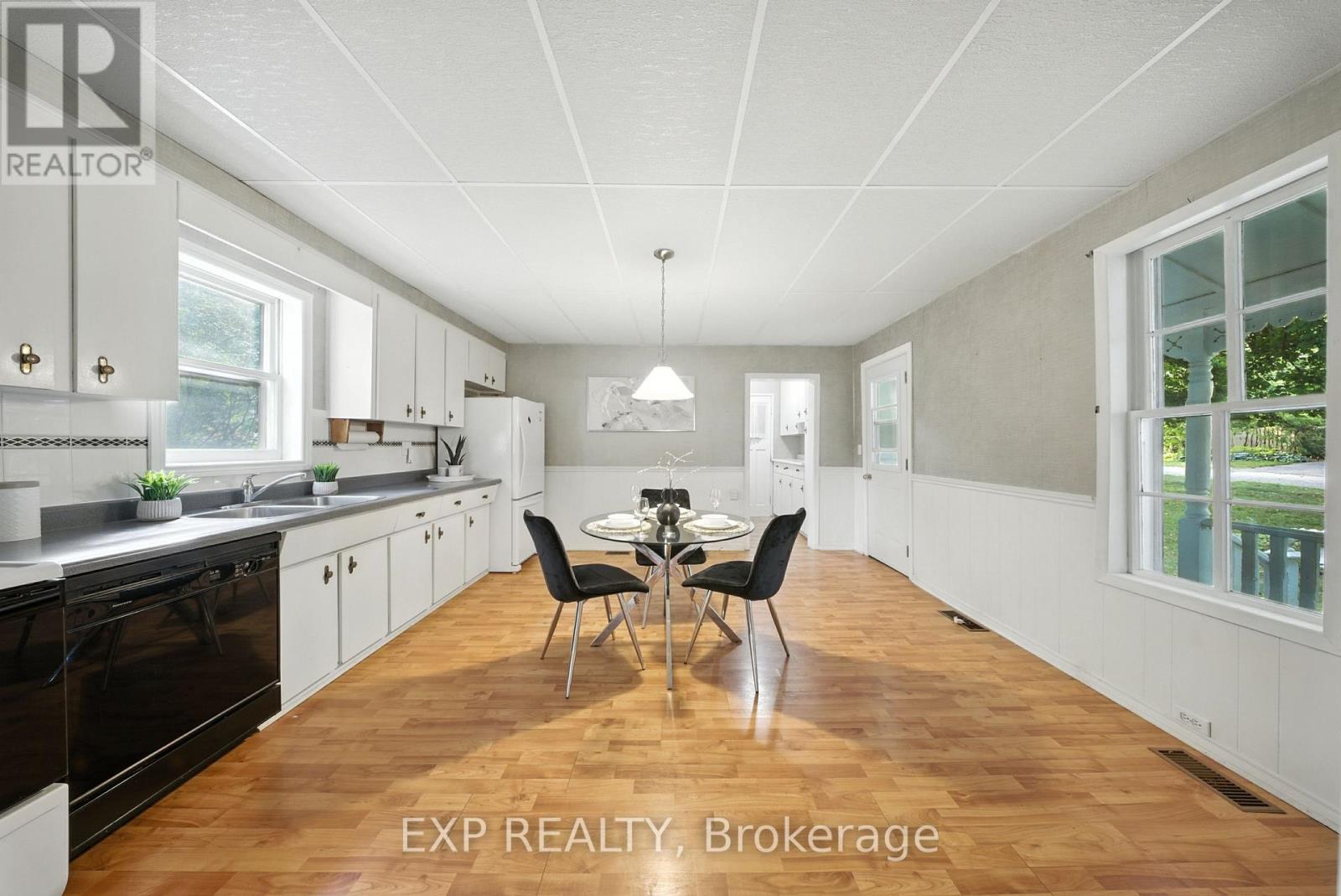 1051 Gibson Street Property Photo 13