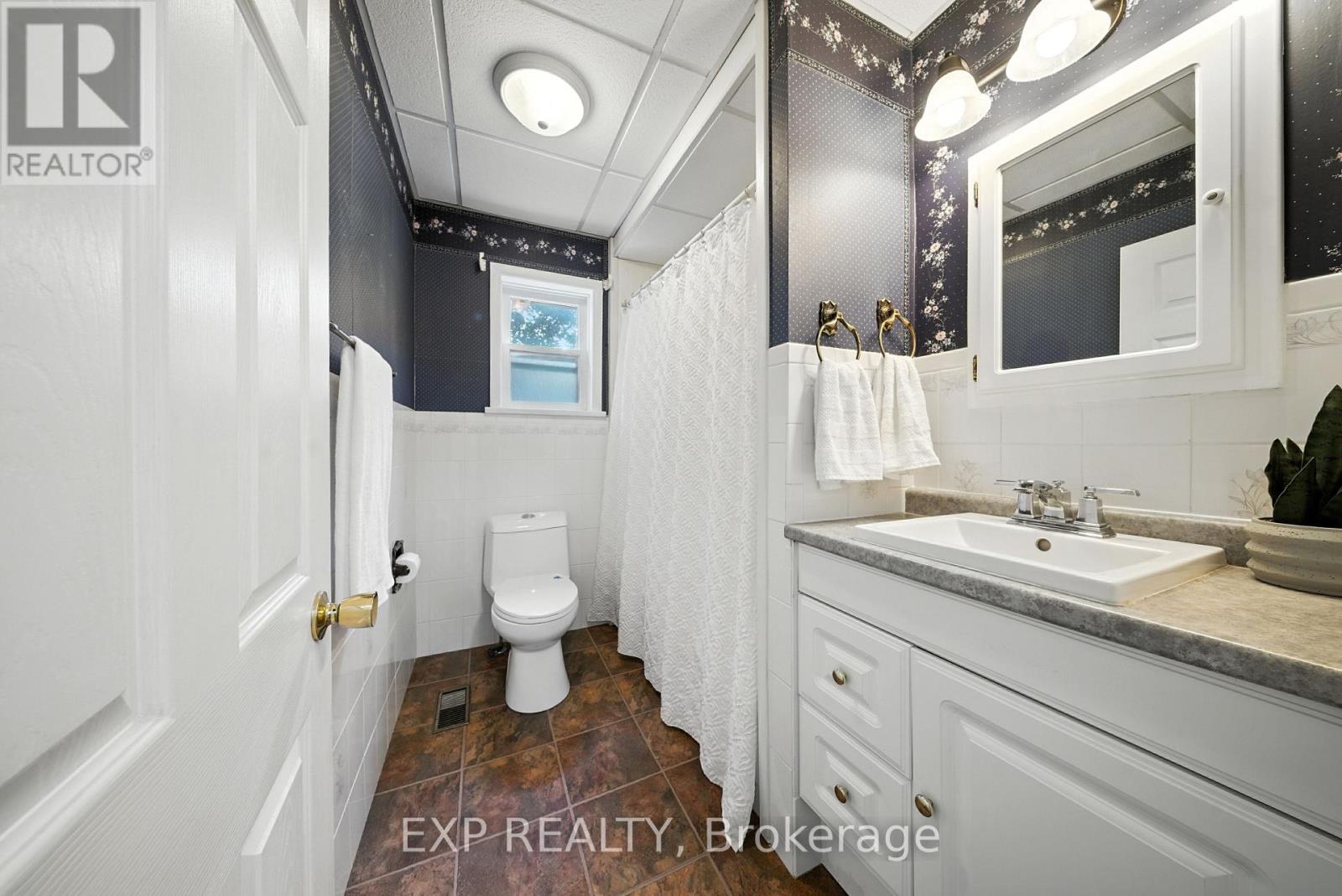 1051 Gibson Street Property Photo 16