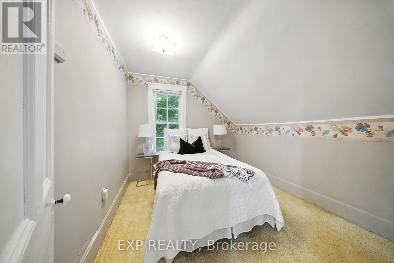 1051 Gibson Street Property Photo 20