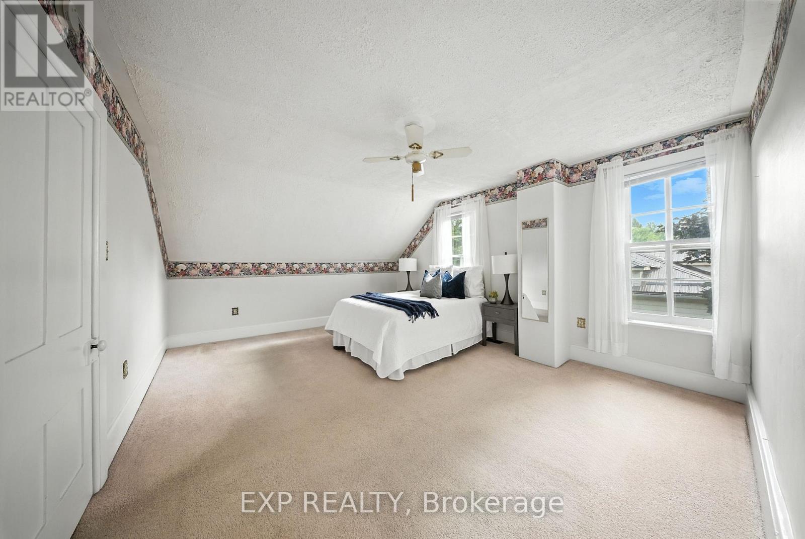 1051 Gibson Street Property Photo 23