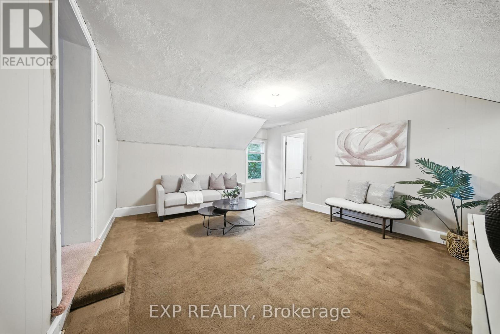 1051 Gibson Street Property Photo 25