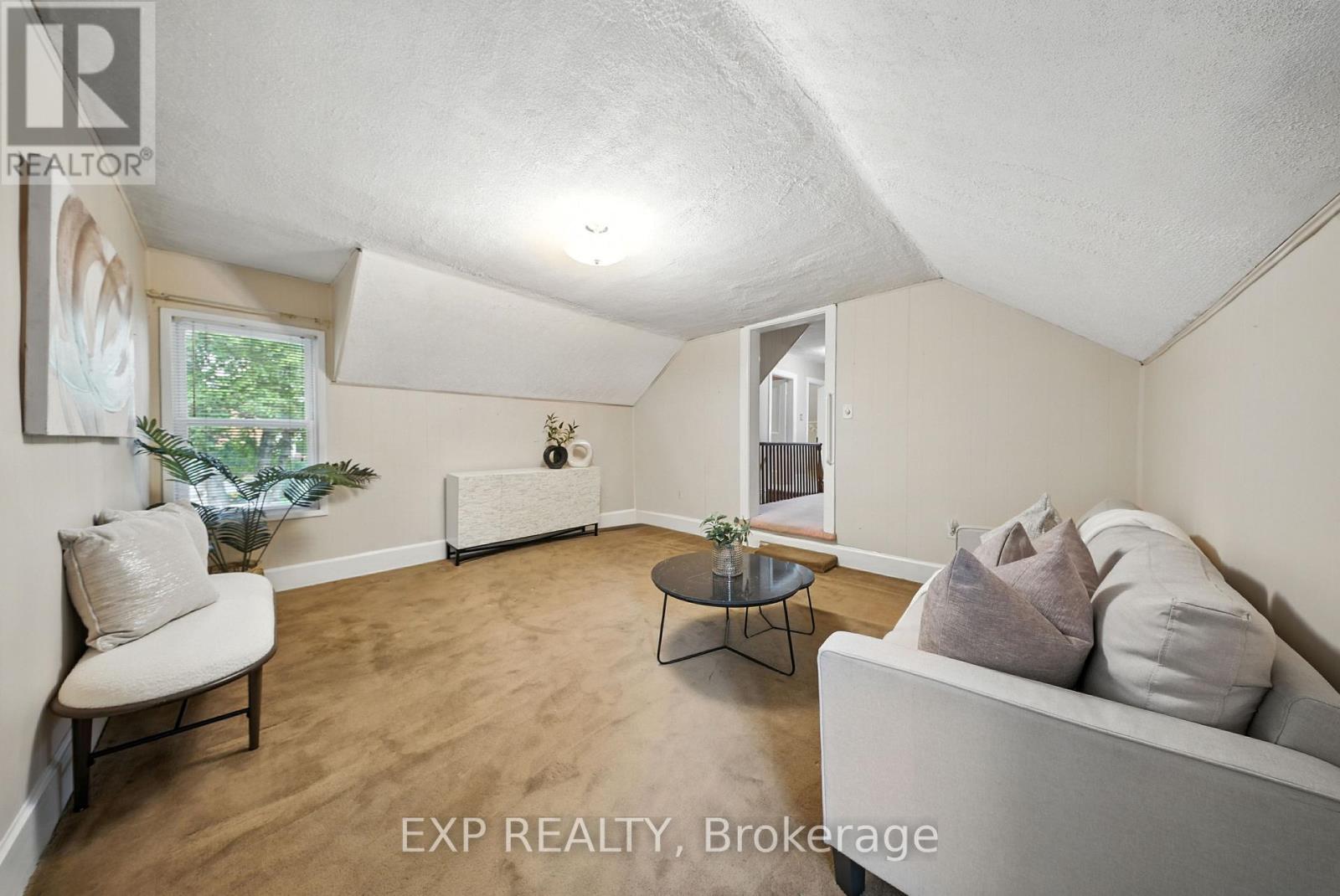 1051 Gibson Street Property Photo 27