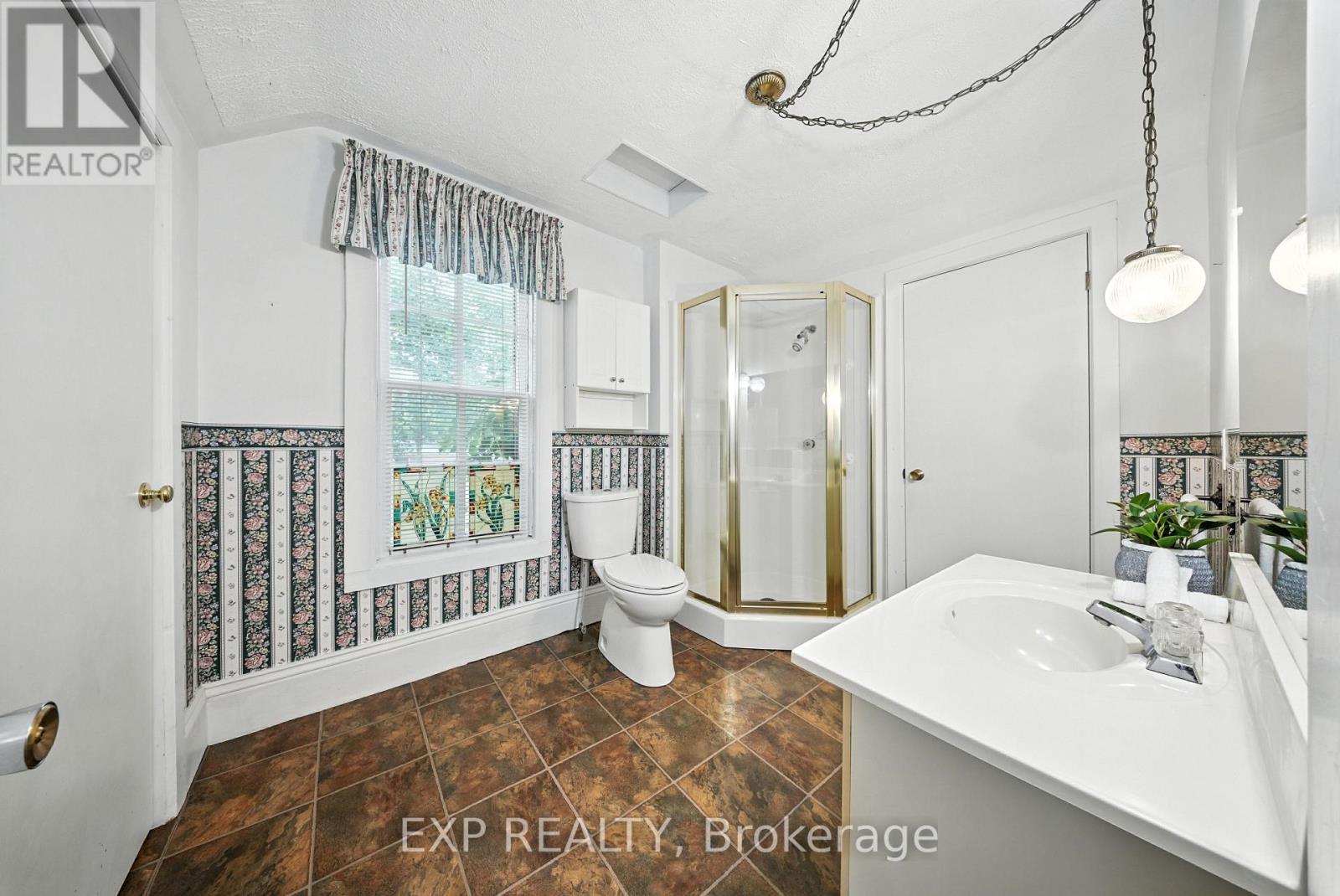 1051 Gibson Street Property Photo 28