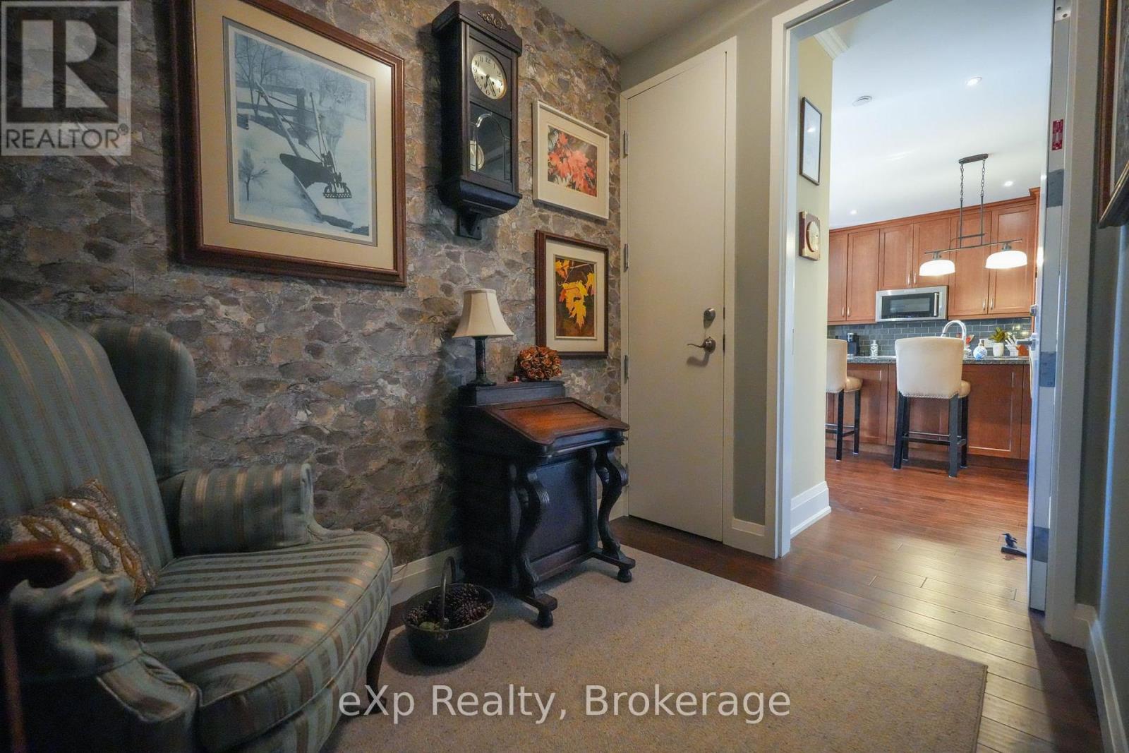 80 9th Street #203 Property Photo 5