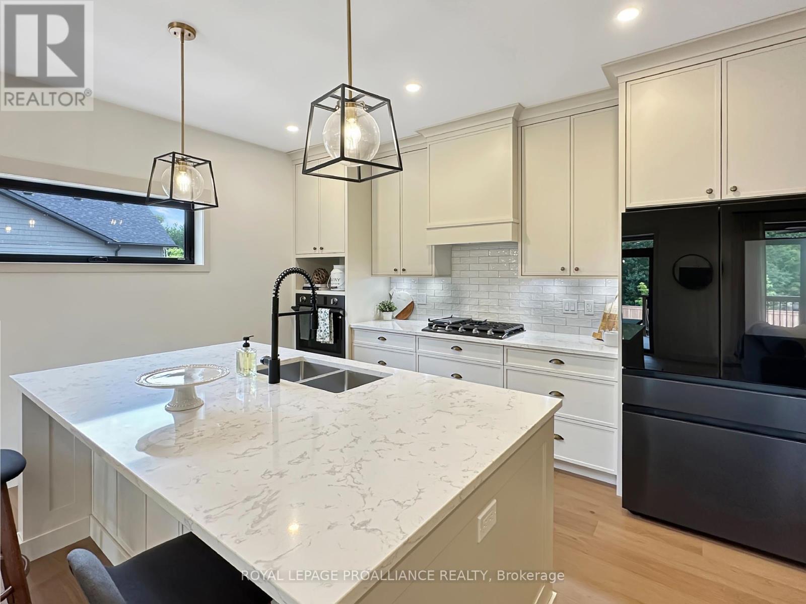 37 Deerview Drive Property Photo 9