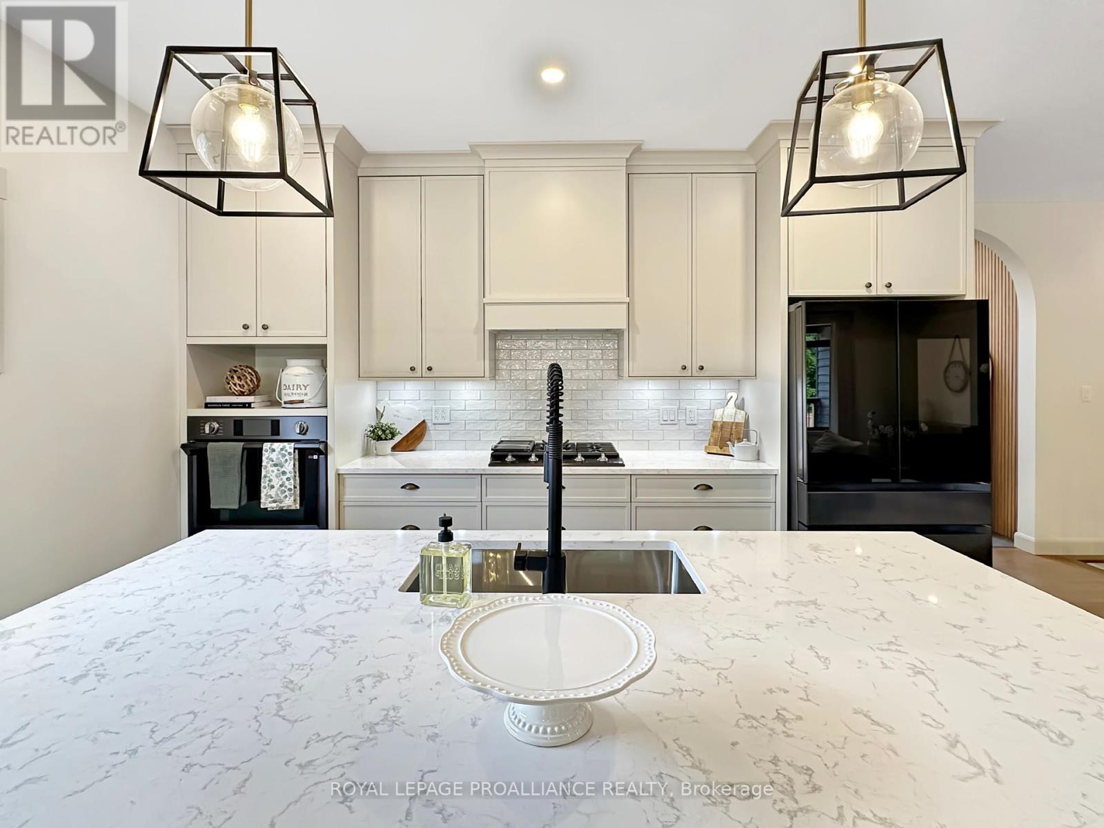 37 Deerview Drive Property Photo 10