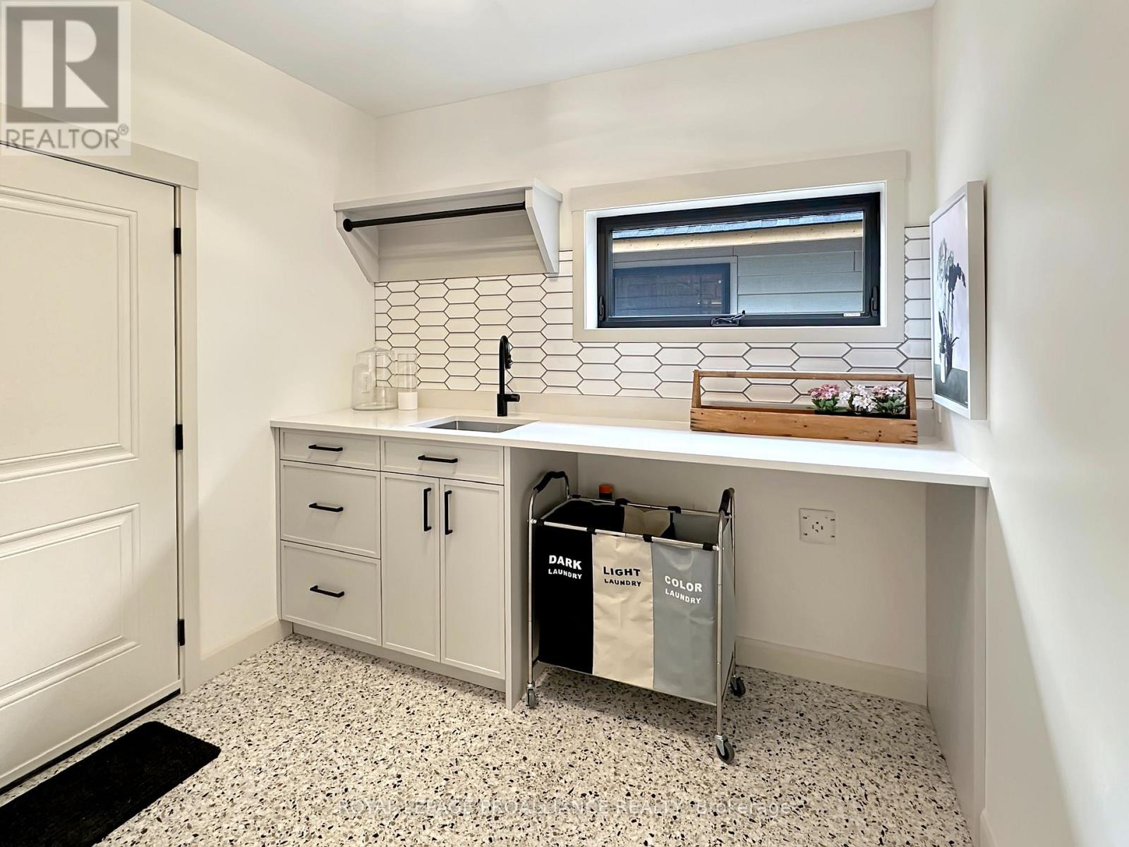 37 Deerview Drive Property Photo 28