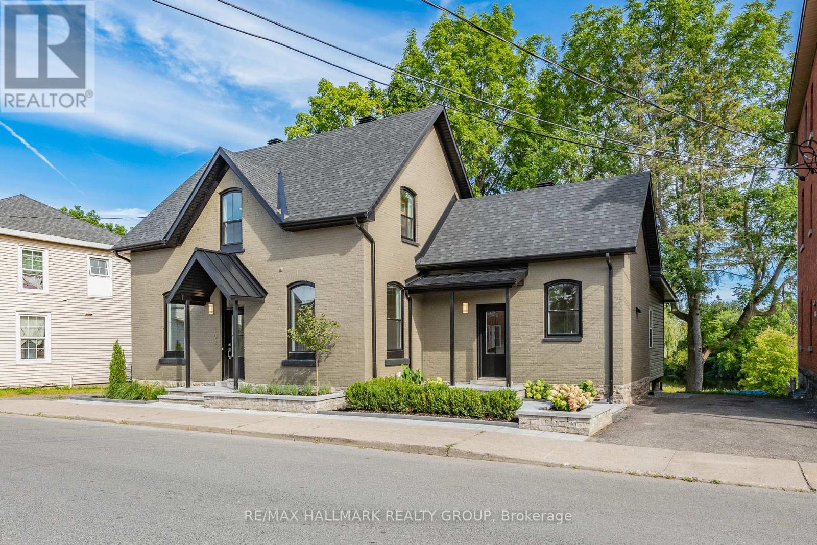 108 Clothier Street E Property Photo 1