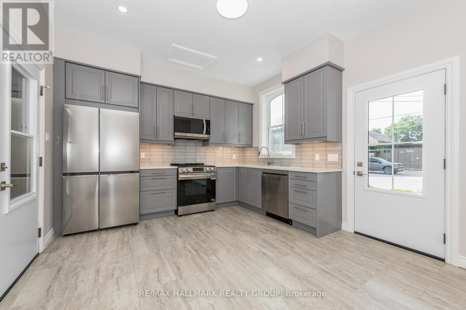 108 Clothier Street E Property Photo 6