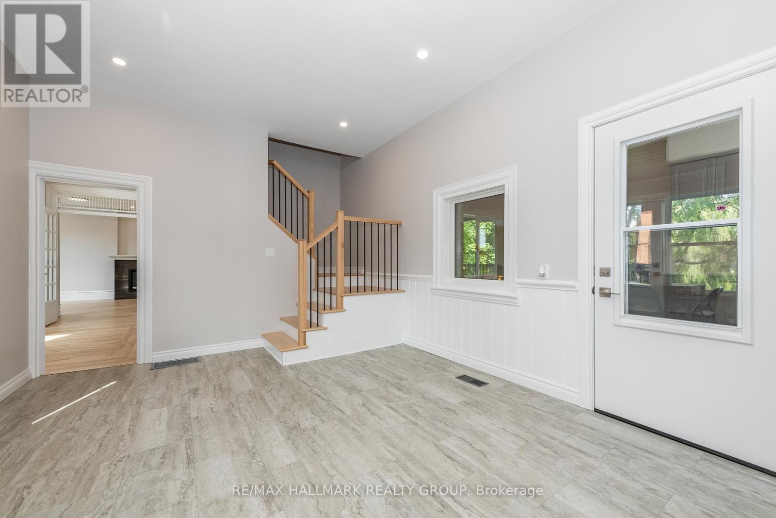 108 Clothier Street E Property Photo 9