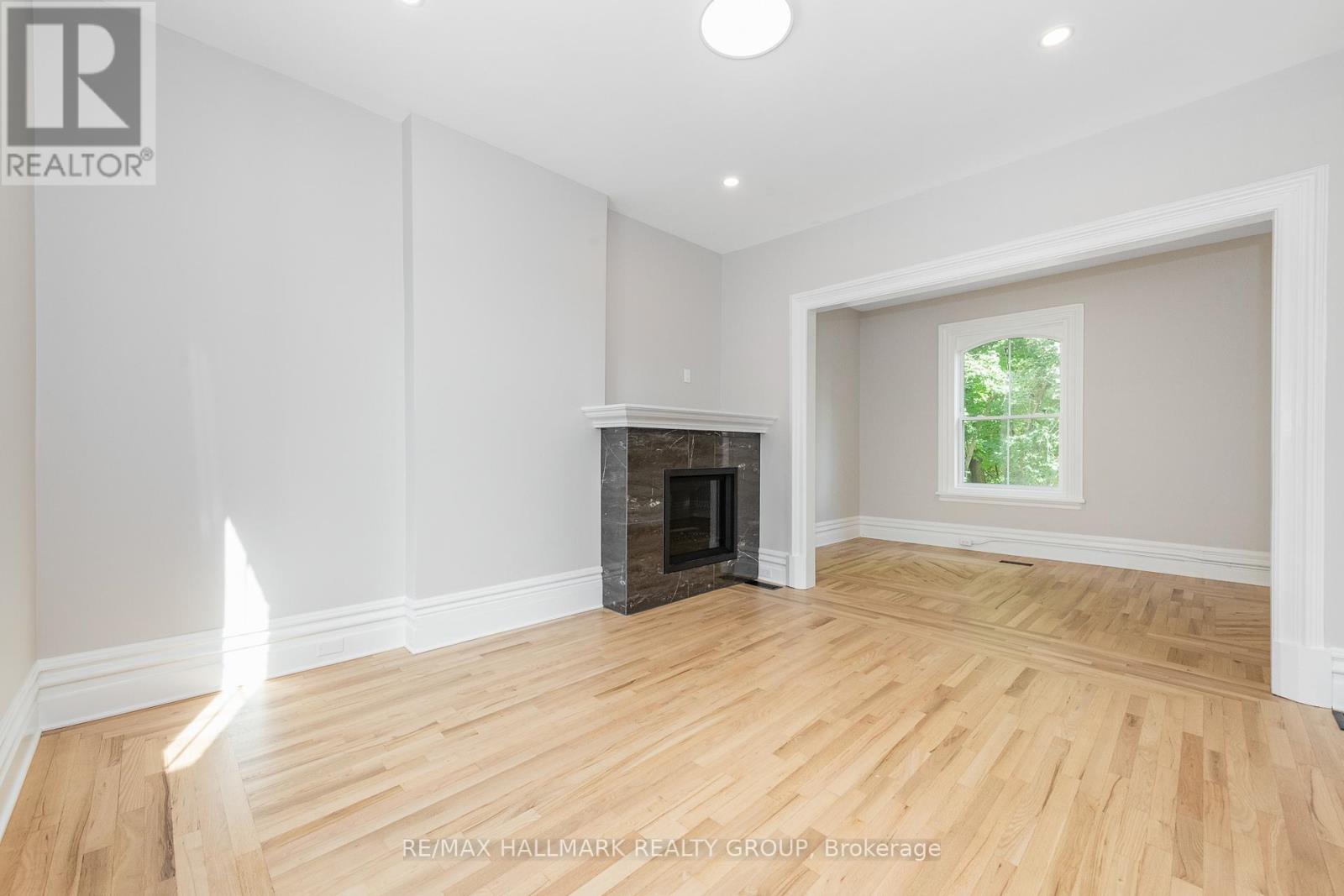 108 Clothier Street E Property Photo 14