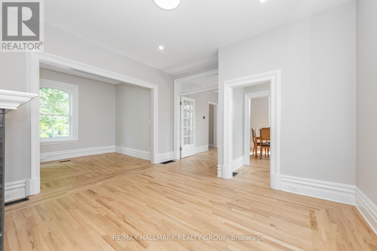 108 Clothier Street E Property Photo 15