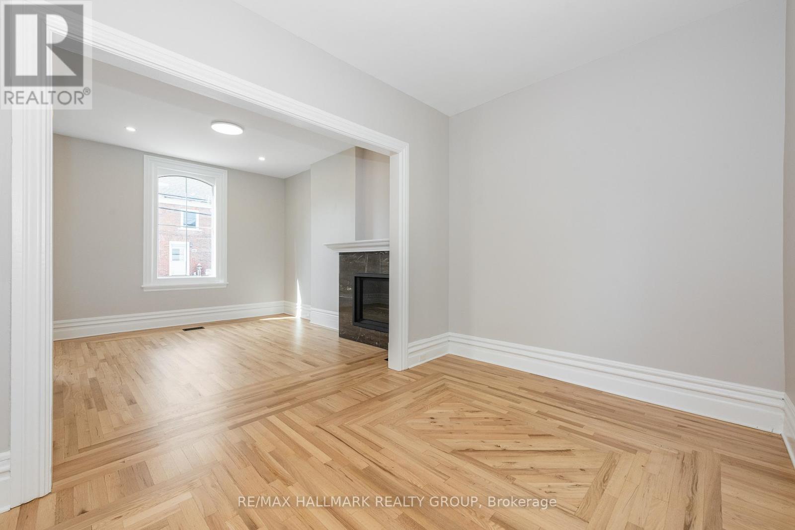 108 Clothier Street E Property Photo 19