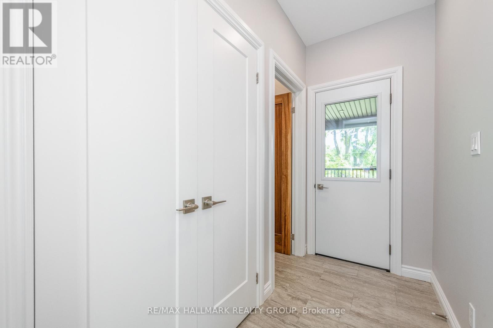 108 Clothier Street E Property Photo 21