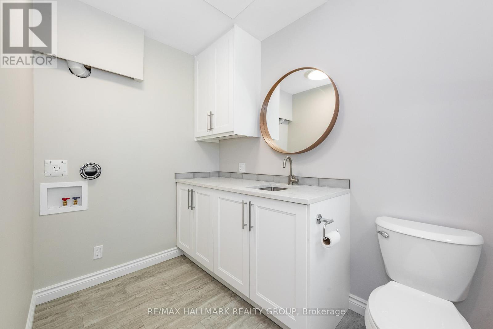 108 Clothier Street E Property Photo 22