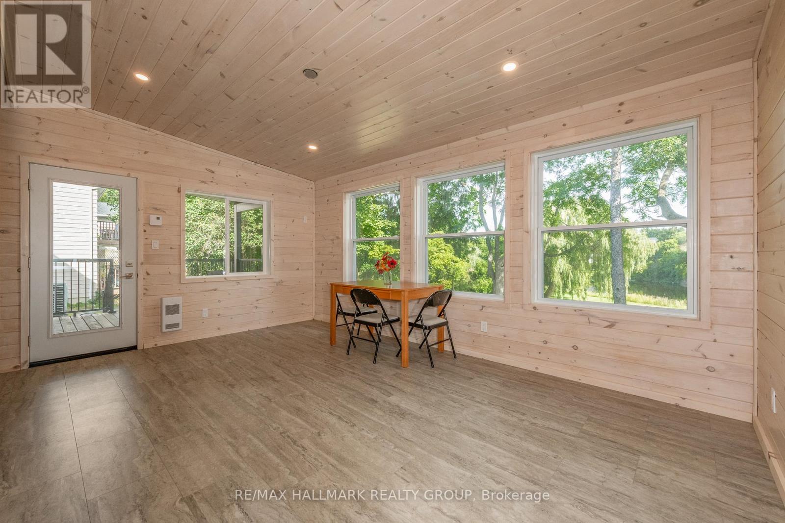108 Clothier Street E Property Photo 35