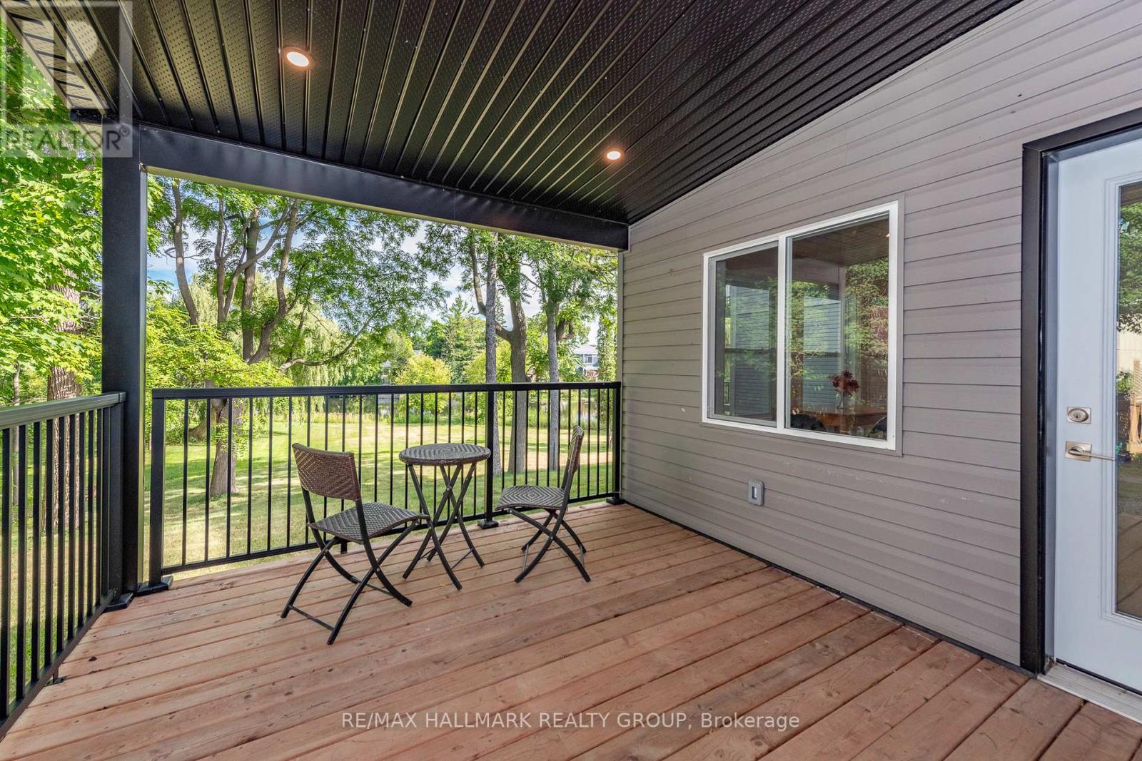 108 Clothier Street E Property Photo 39