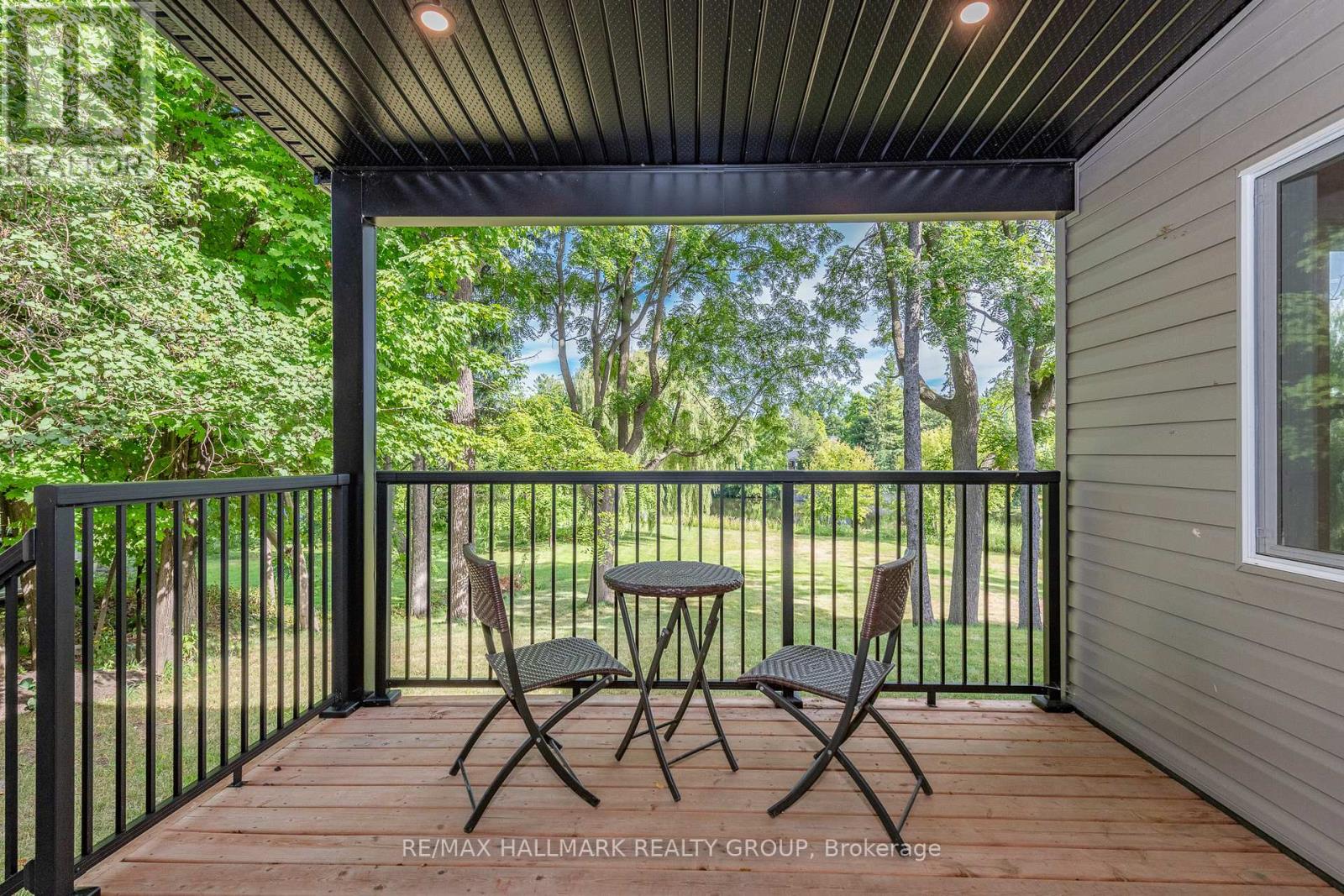 108 Clothier Street E Property Photo 40