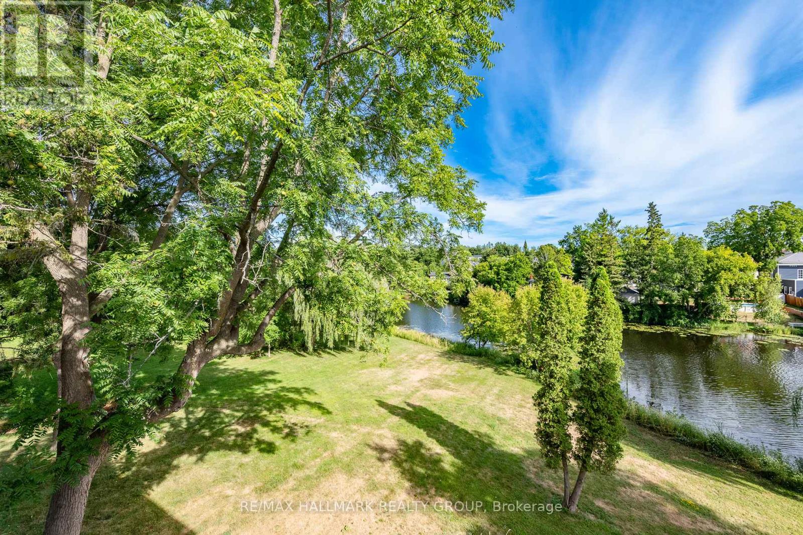 108 Clothier Street E Property Photo 43