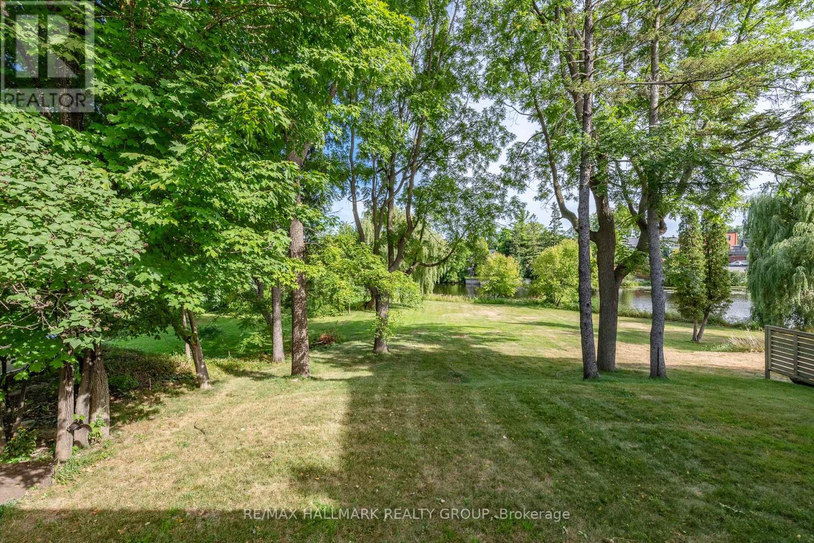 108 Clothier Street E Property Photo 44