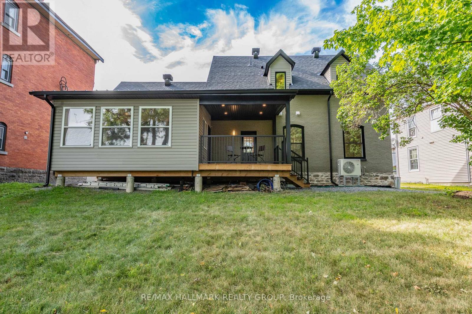 108 Clothier Street E Property Photo 46