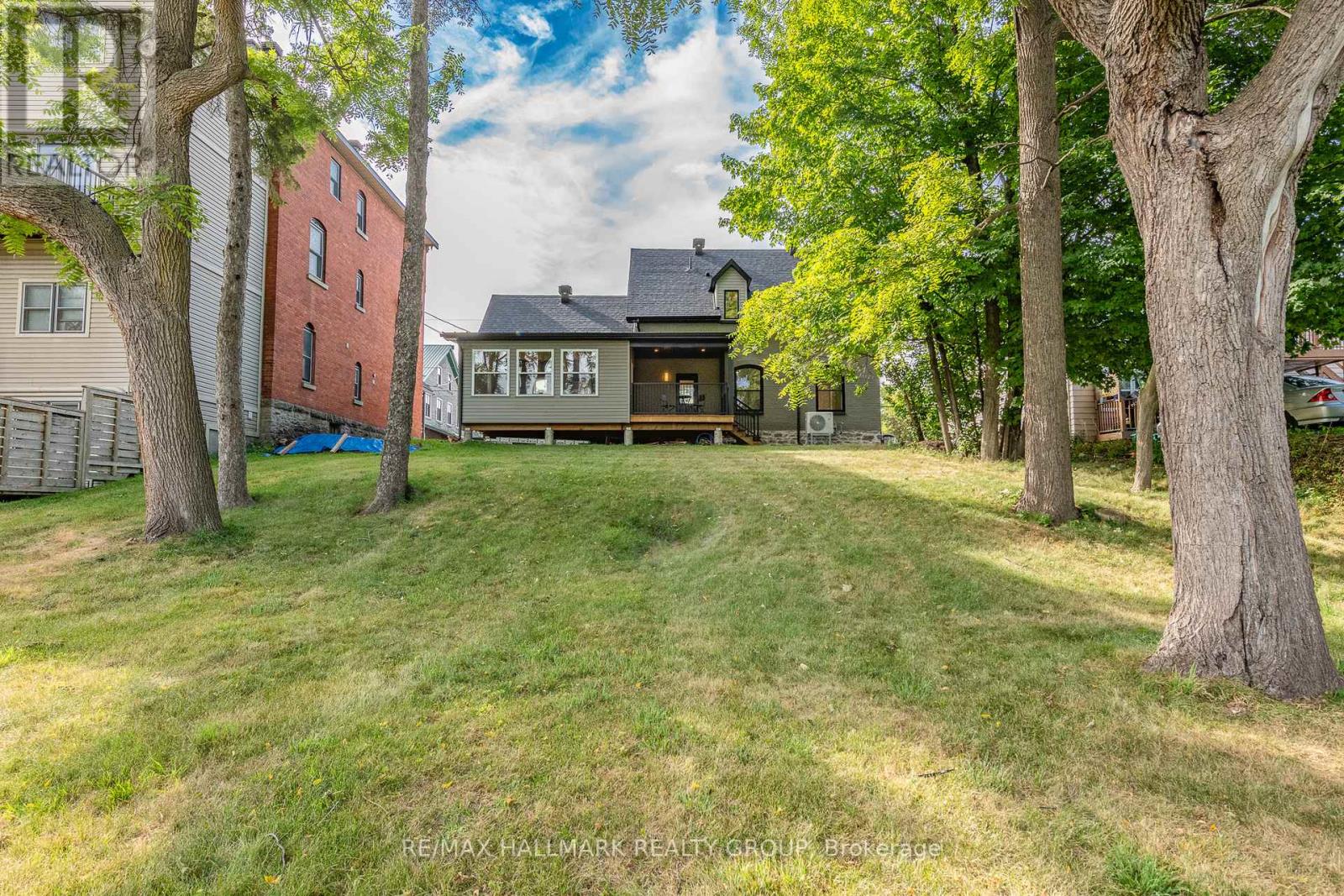 108 Clothier Street E Property Photo 48