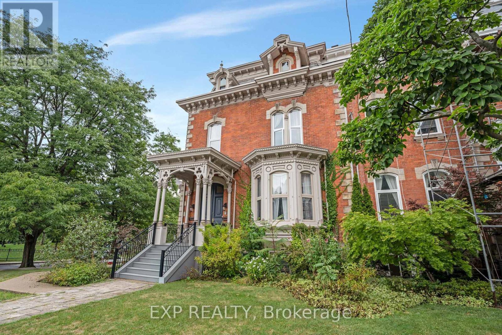 46 Herkimer Street #2 Property Photo 3