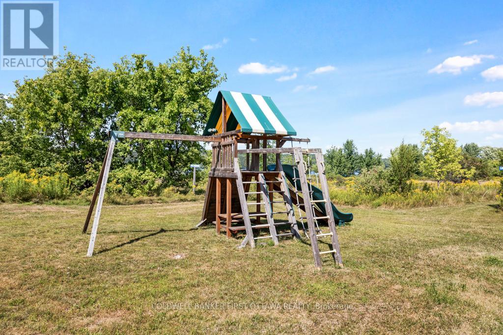 9868 County Road 42 Road Property Photo 36