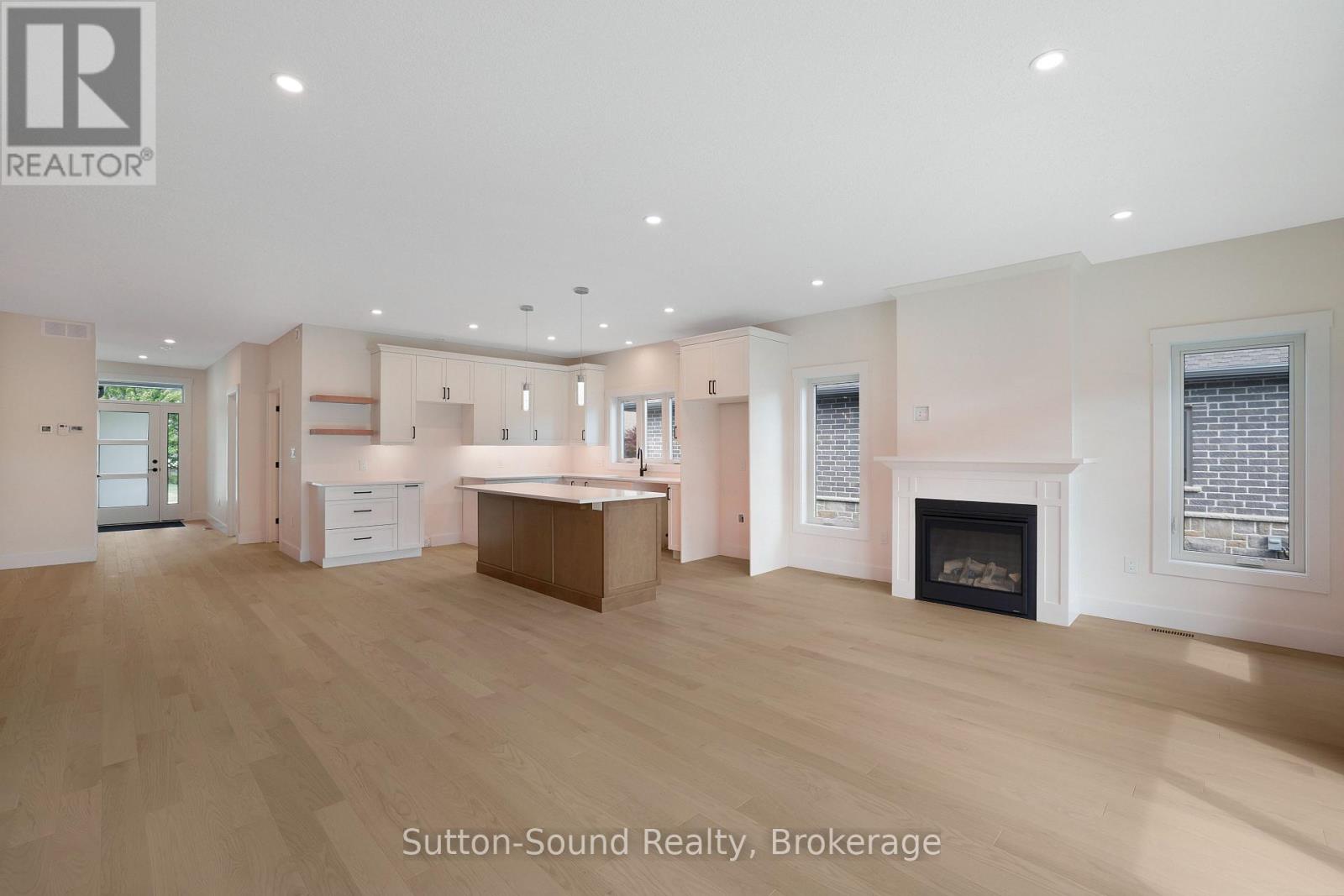 325 6th Avenue W Property Photo 17