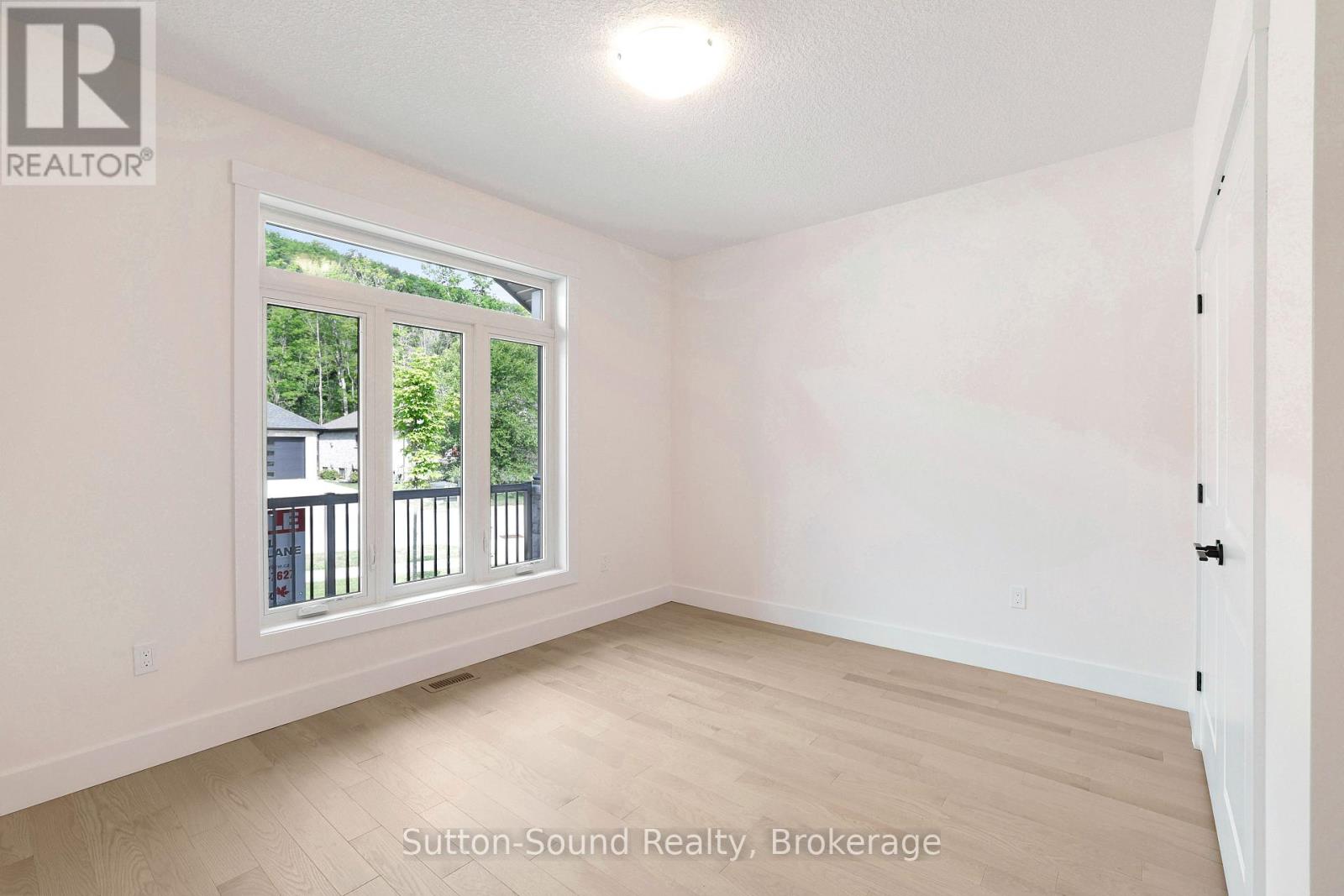 325 6th Avenue W Property Photo 28